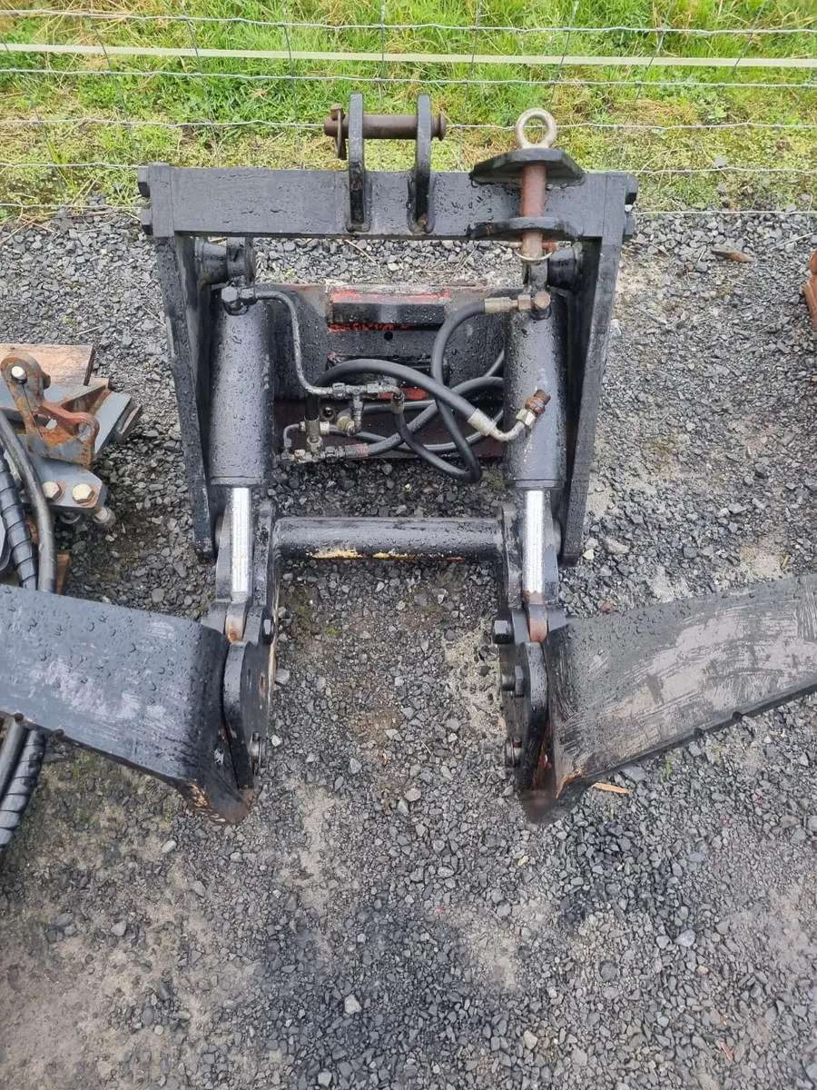 Front linkage - Image 1