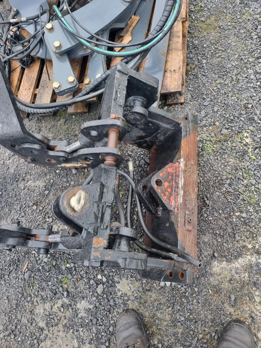 Front linkage - Image 2
