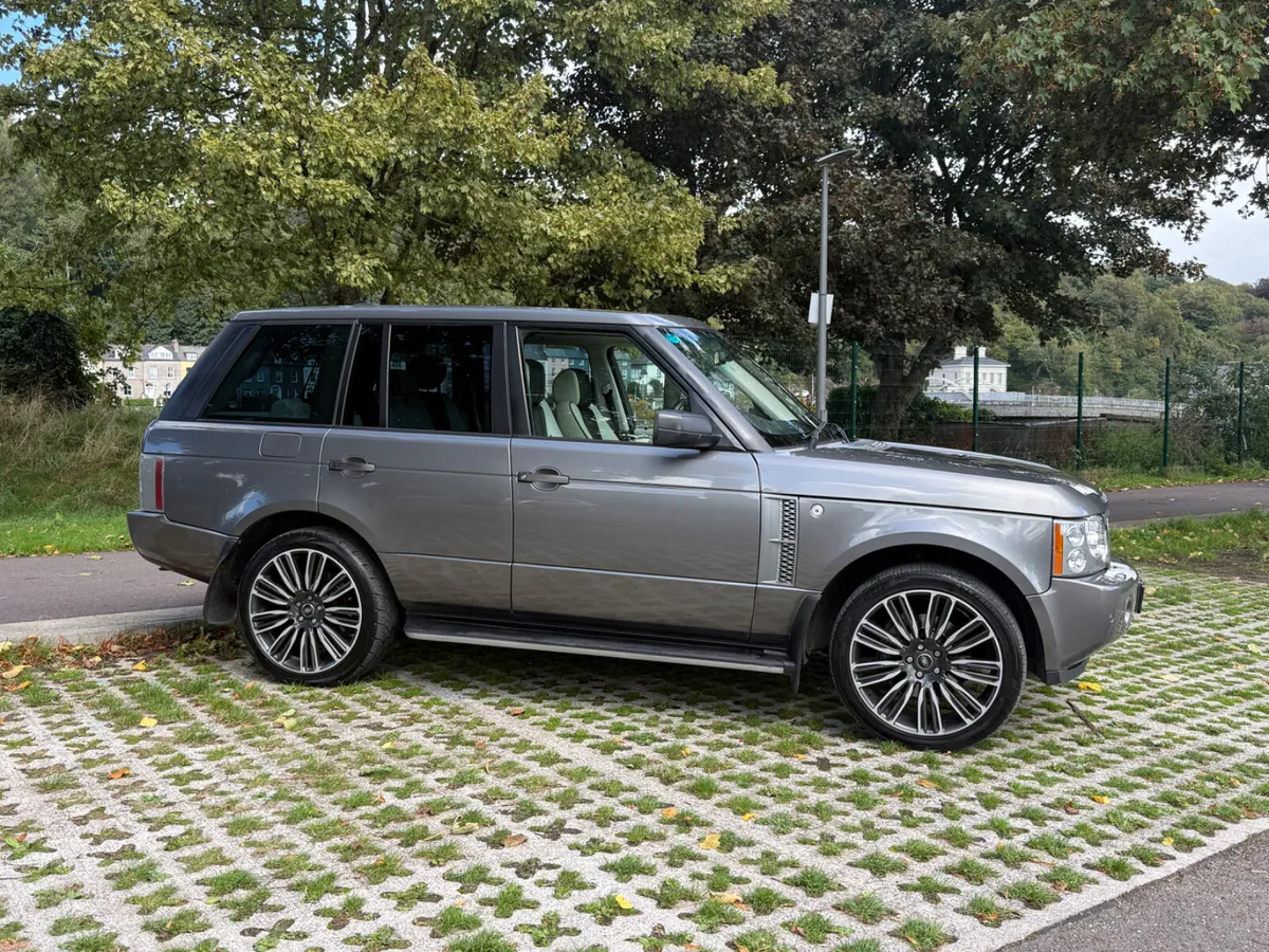 2009 Range Rover Vogue SE TDV8 **TAX+CVRT** - Image 2