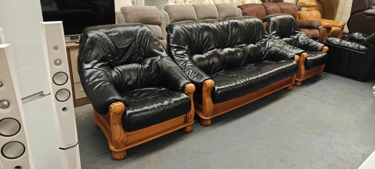 3+1+1 Black Leather Dutch Style Suite - Image 1