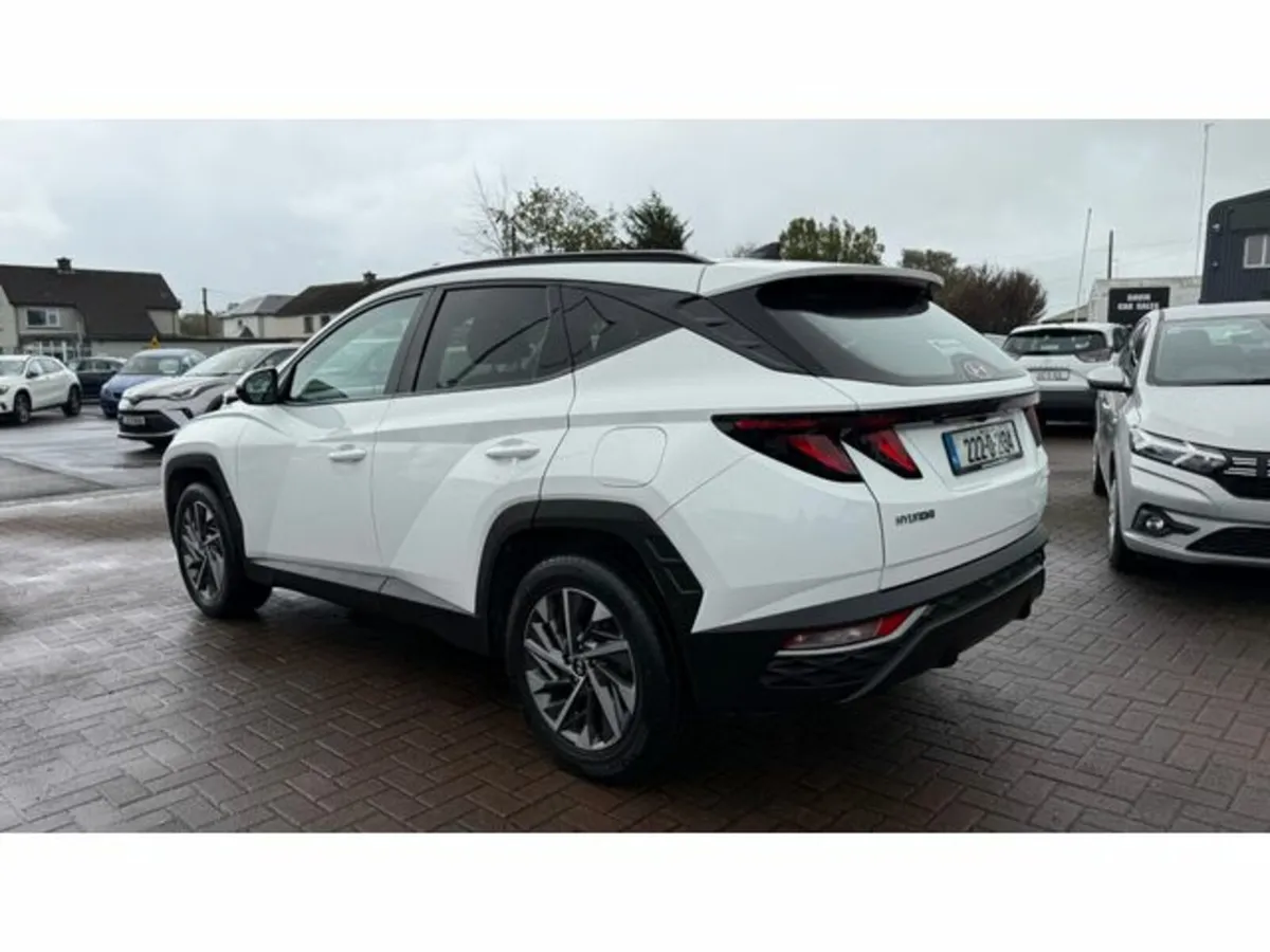 Hyundai Tucson ix35 Executive 5DR - Image 3