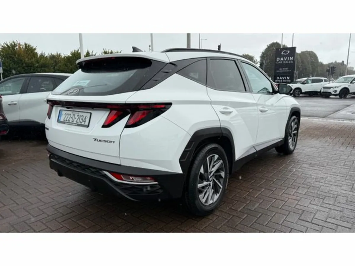 Hyundai Tucson ix35 Executive 5DR - Image 4