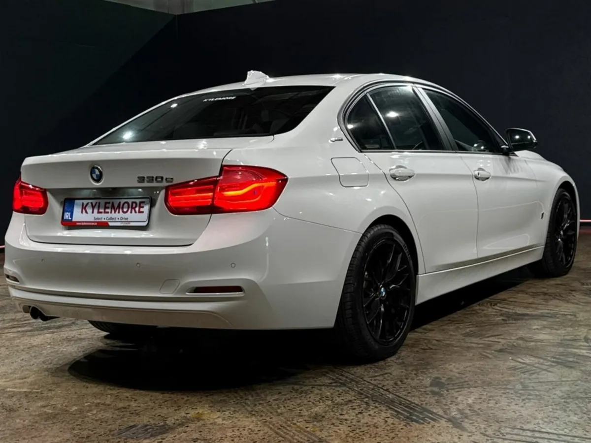 BMW 3-Series 330e HYBRID AUTOMATIC - REVERSE CAMER - Image 4