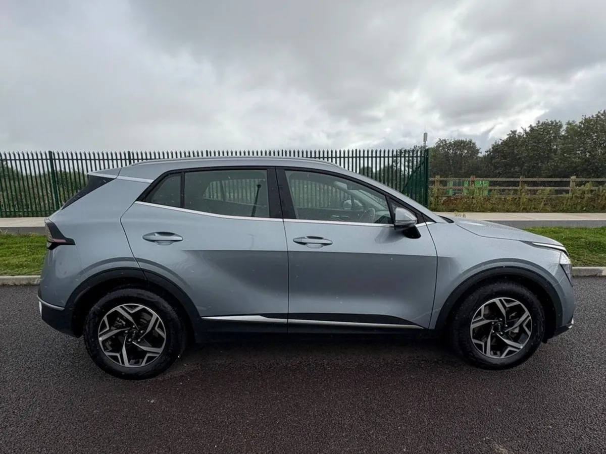 Kia Sportage Premium Spec MY25 05dr, apple carplay - Image 3