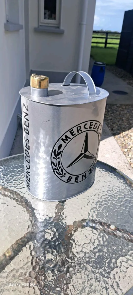 Mercedes oil can - Image 1