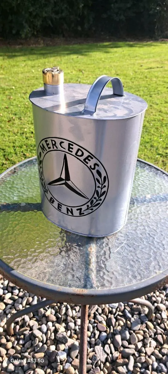 Mercedes oil can - Image 2