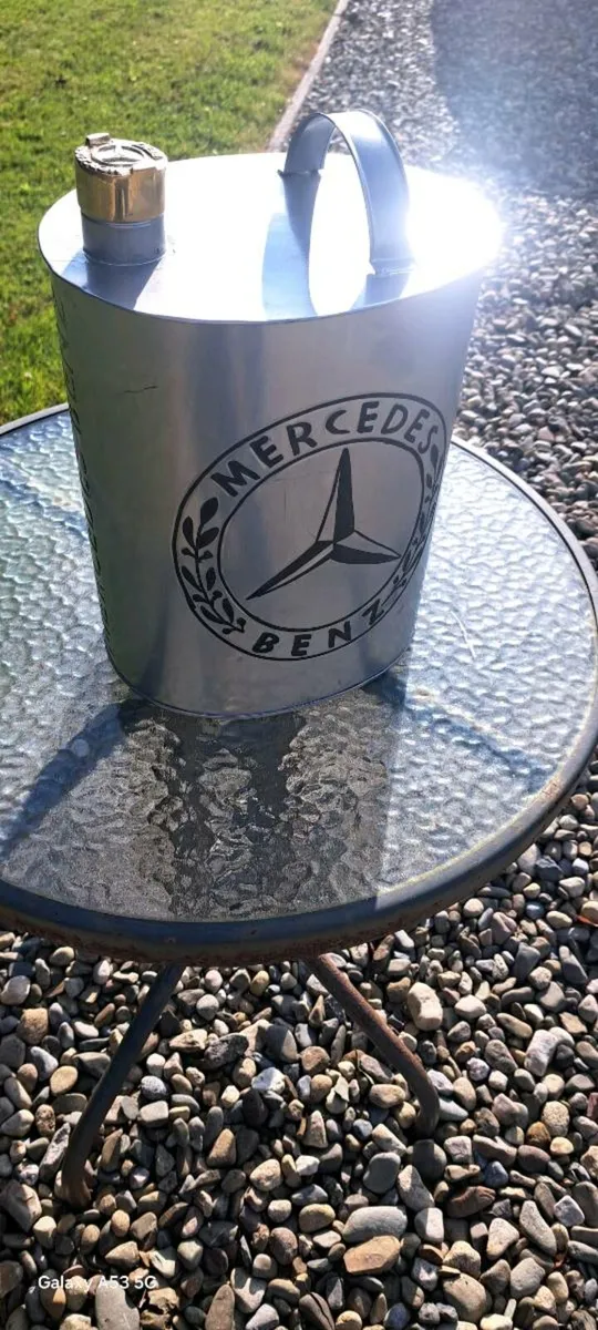 Mercedes oil can - Image 3