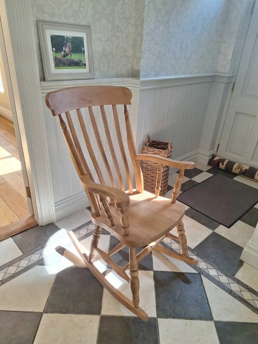 ROCKING CHAIR - Image 1
