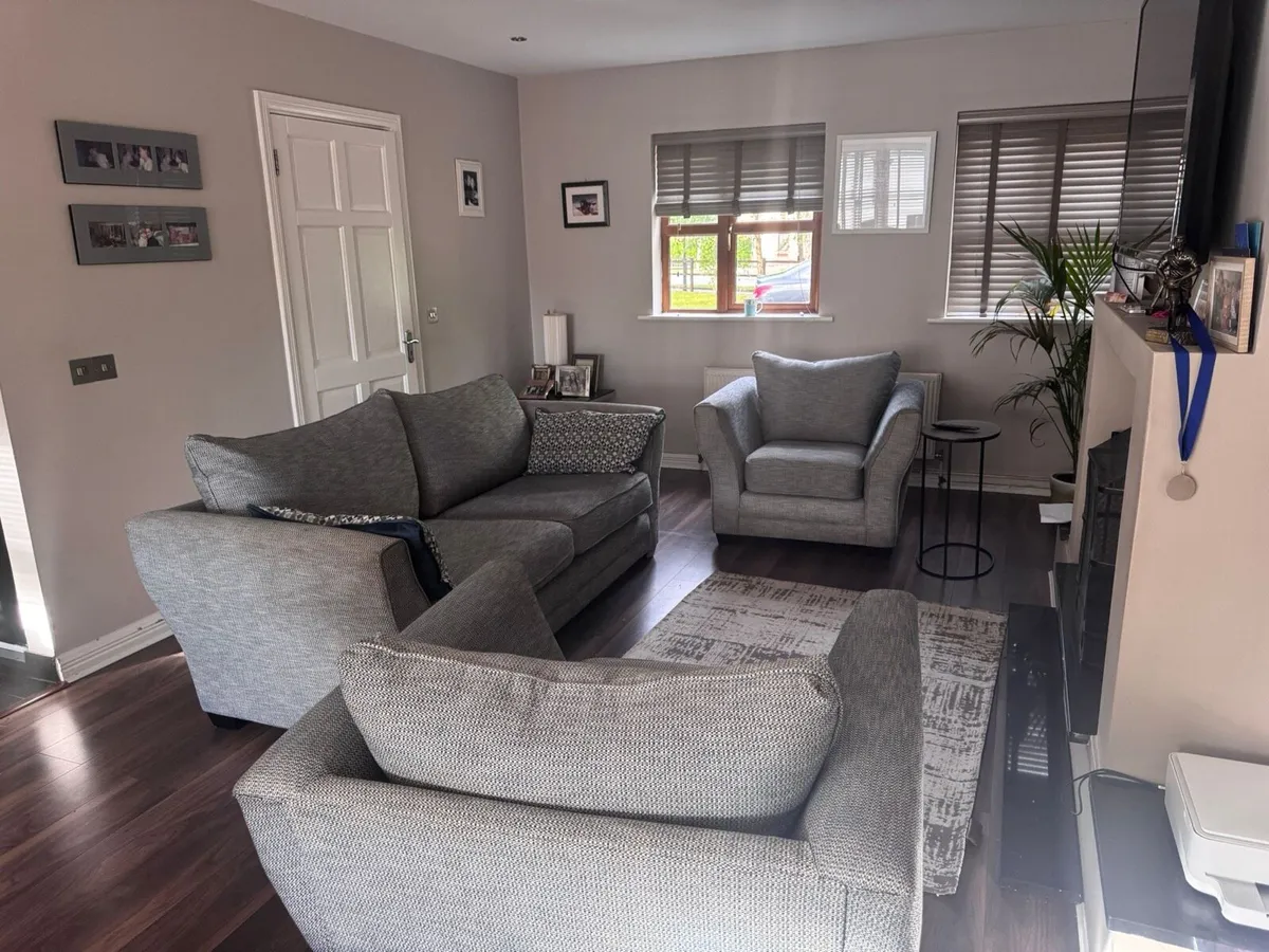 3-Seater Sofa + 2 Armchairs - Excellent Condition - Image 1