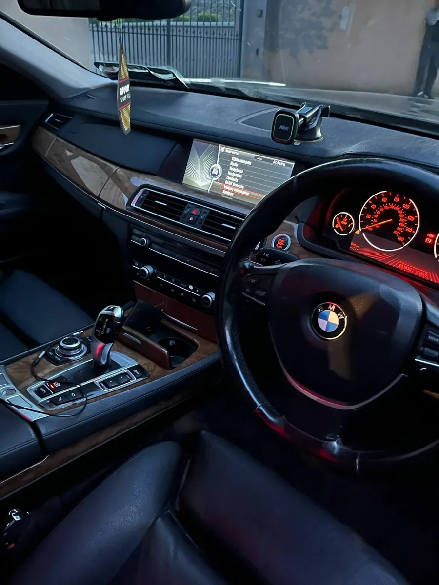 BMW 7-Series 730d 2009 test and tax!! - Image 3