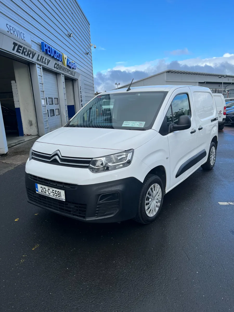 Citroen Berlingo 2021 - Image 2