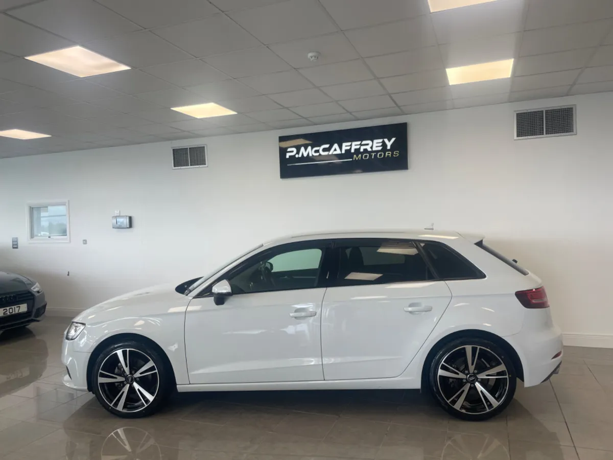2018 Audi A3 1.4 TFSI AUTO BLACK EDITION STYLING - Image 2
