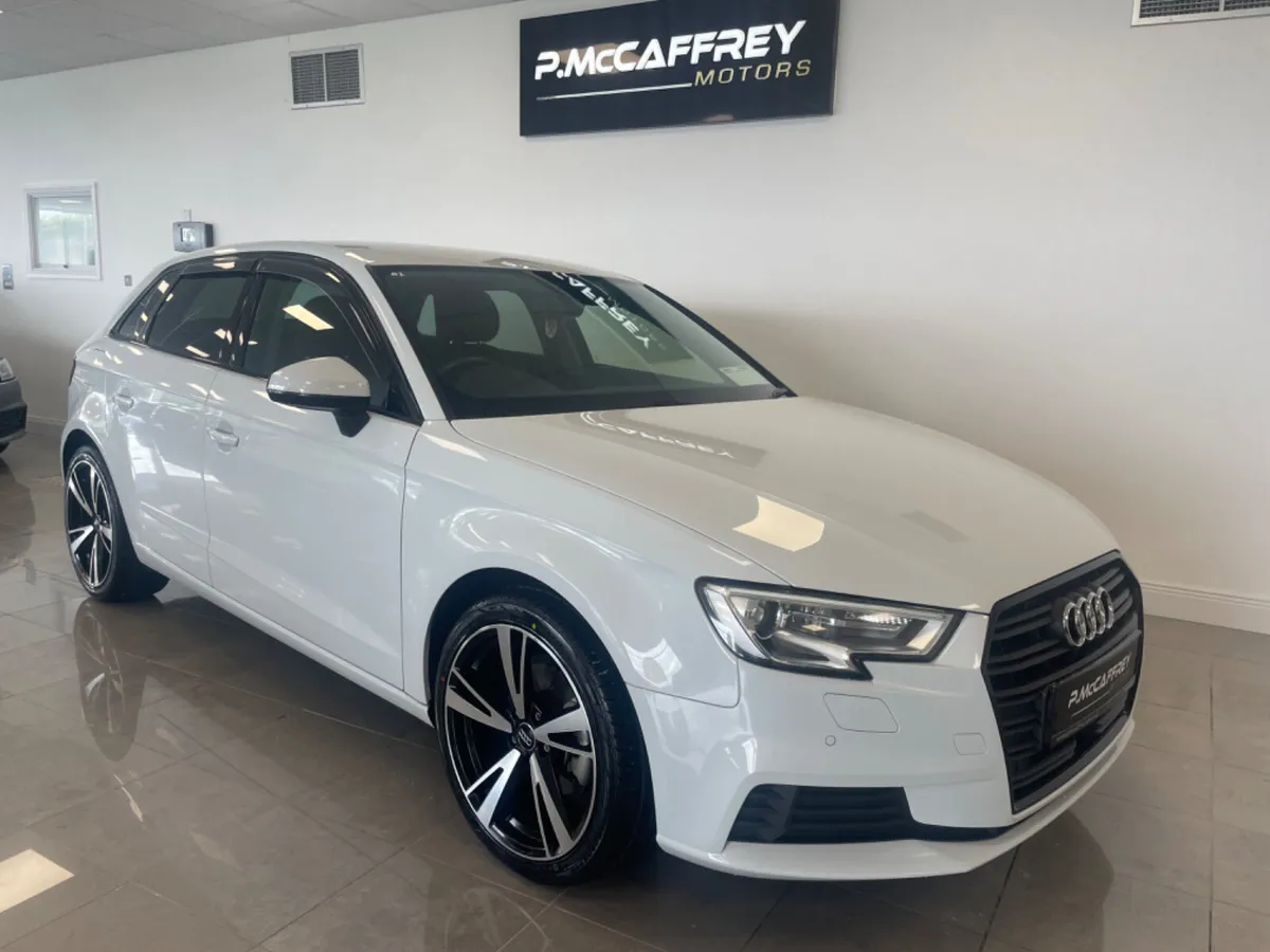 2018 Audi A3 1.4 TFSI AUTO BLACK EDITION STYLING - Image 4