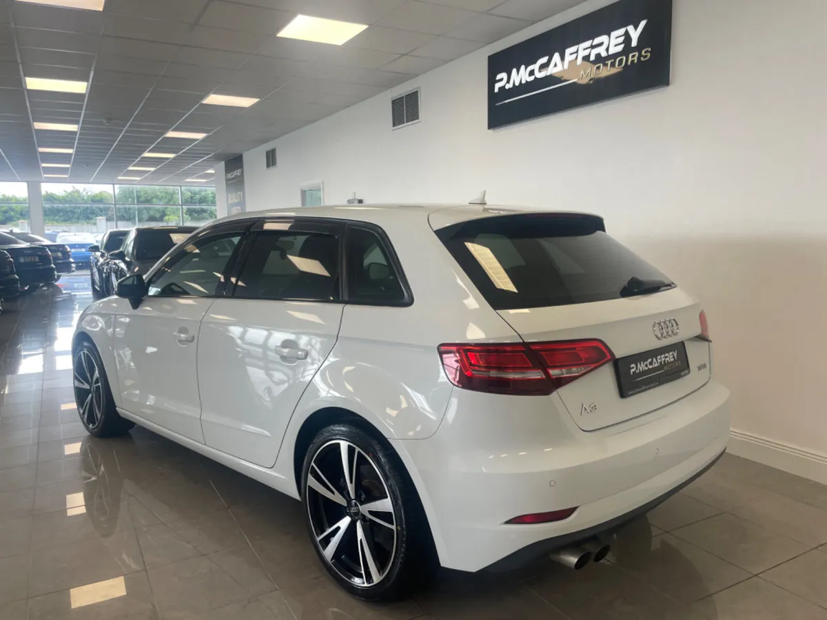 2018 Audi A3 1.4 TFSI AUTO BLACK EDITION STYLING - Image 3