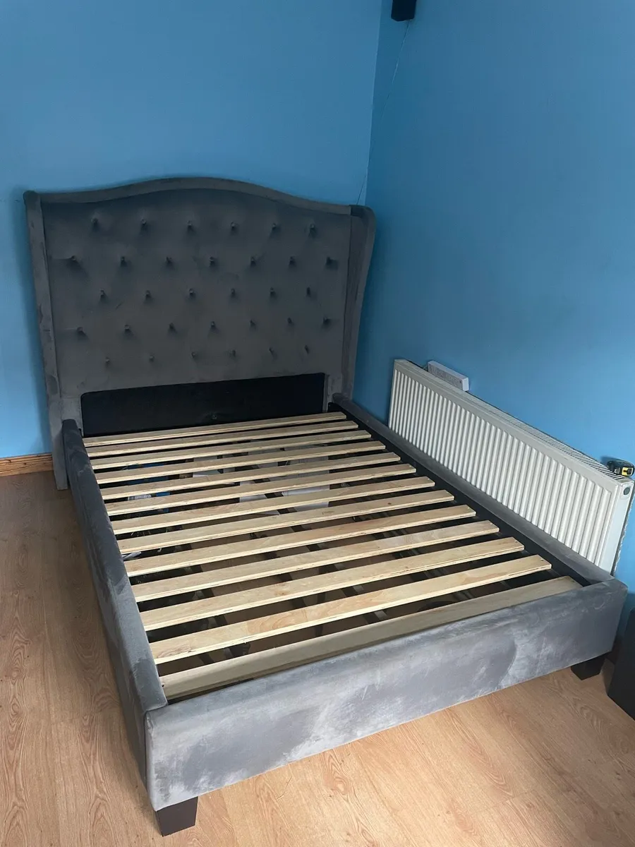 Double bed - Image 1