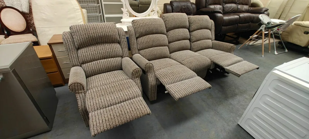 3+1 Recliner Suite - Image 2