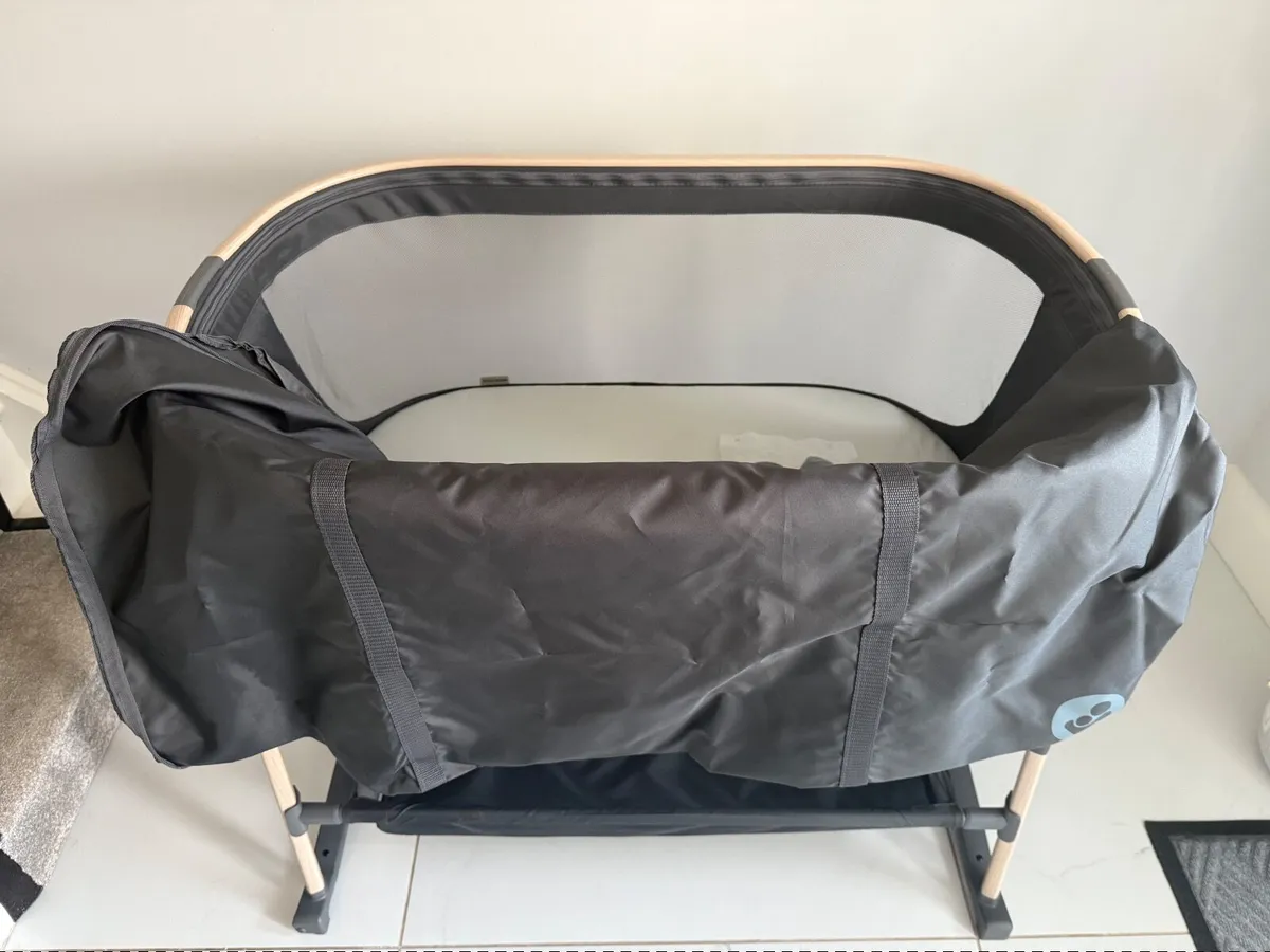 Maxi Cosi Iora Air Side Sleeper Crib / Travel Cot - Image 4