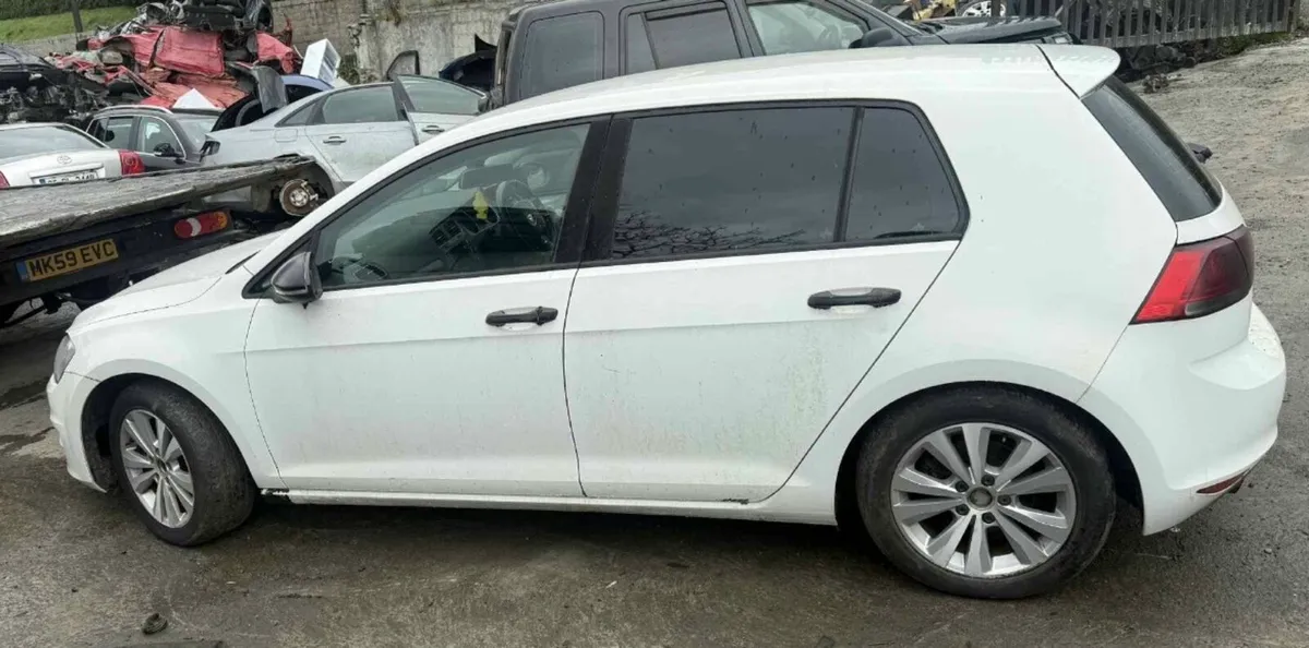 Volkswagen Golf mk7 for breaking - Image 4