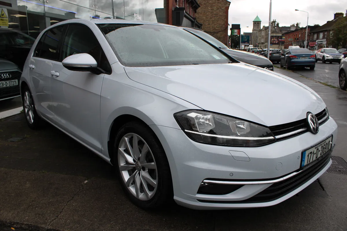 Volkswagen Golf 1.6 TDI HIGHLINE MANUAL 2017 - Image 2