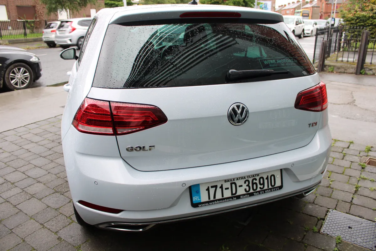 Volkswagen Golf 1.6 TDI HIGHLINE MANUAL 2017 - Image 4