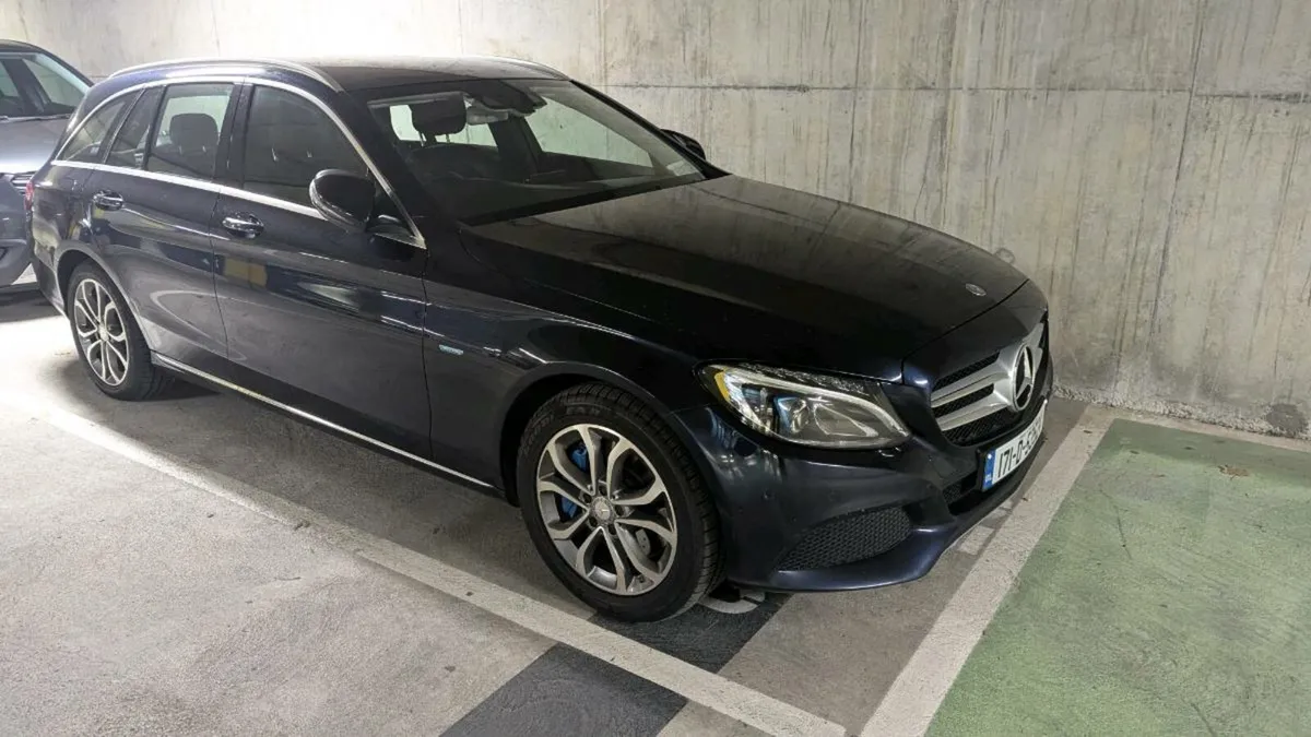 Mercedes c350e for repair - Image 2