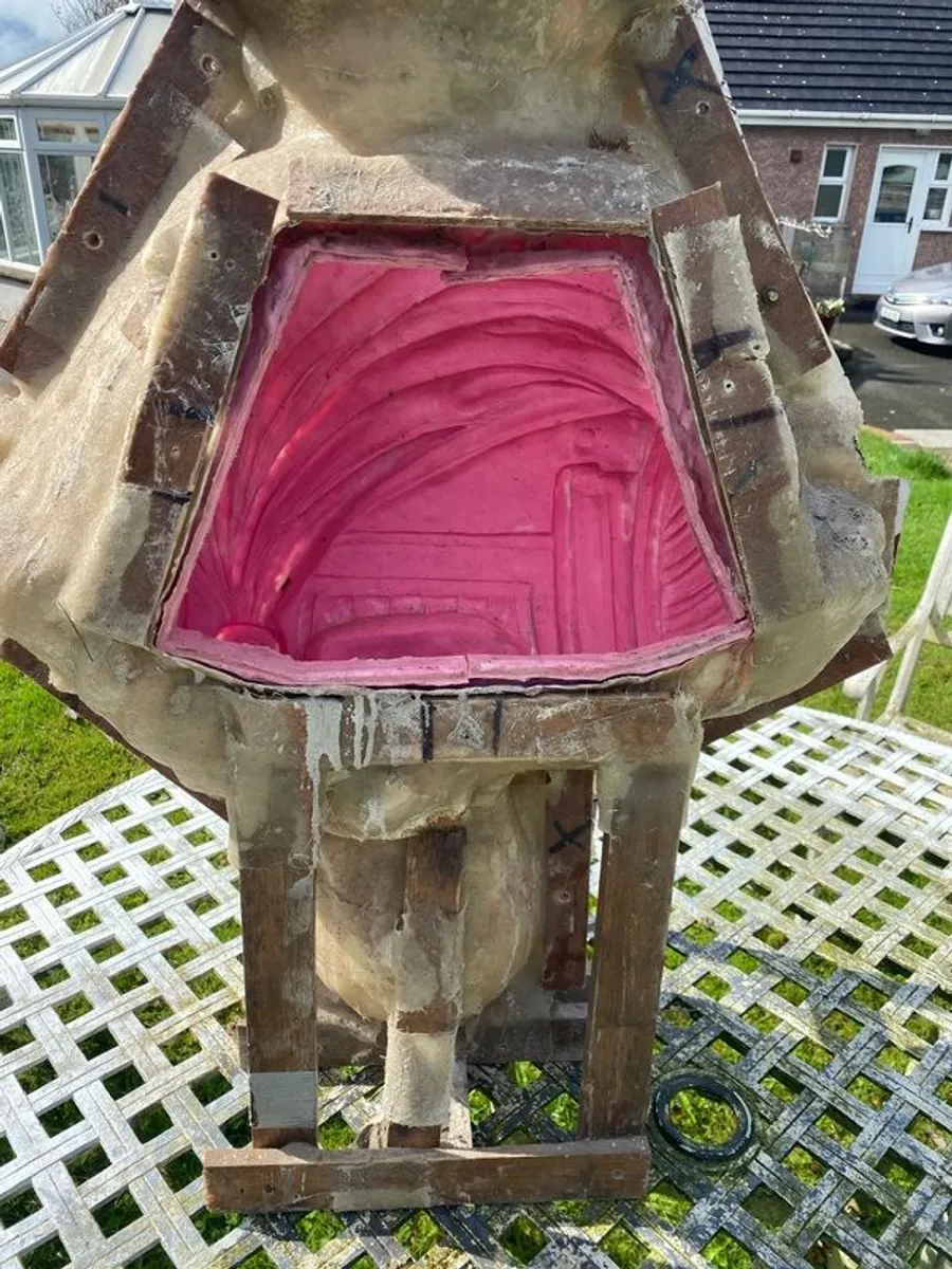 Silicone mould with fibreglass shell - Image 3