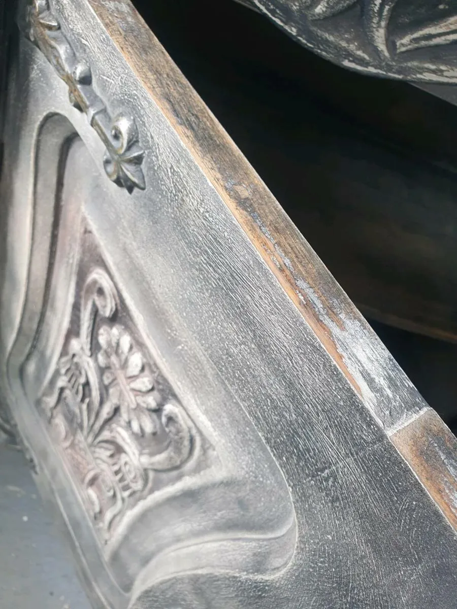 Old world vintage sideboard - Image 4