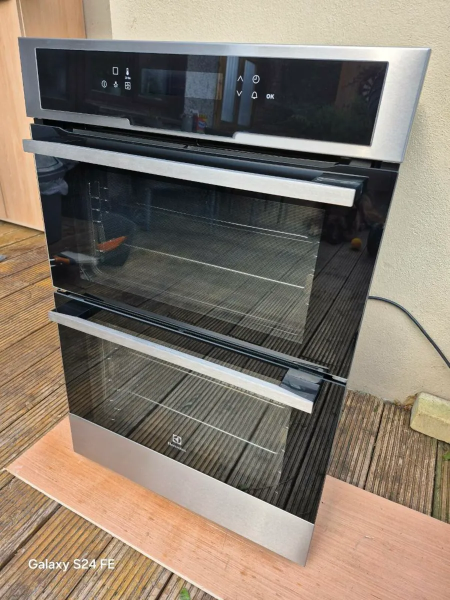 Electrolux Built in double oven - Image 3