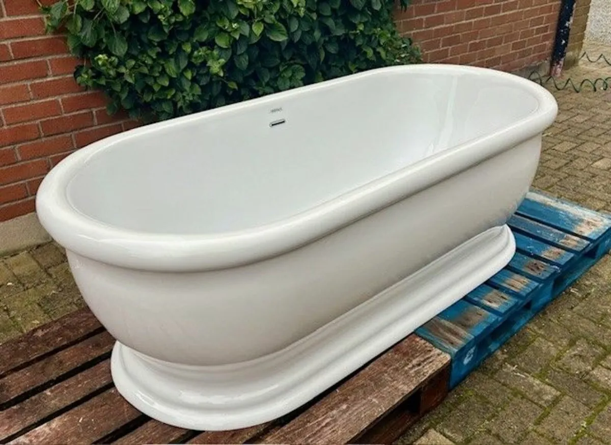 Heritage Bath tub and Bath mixer - Image 2