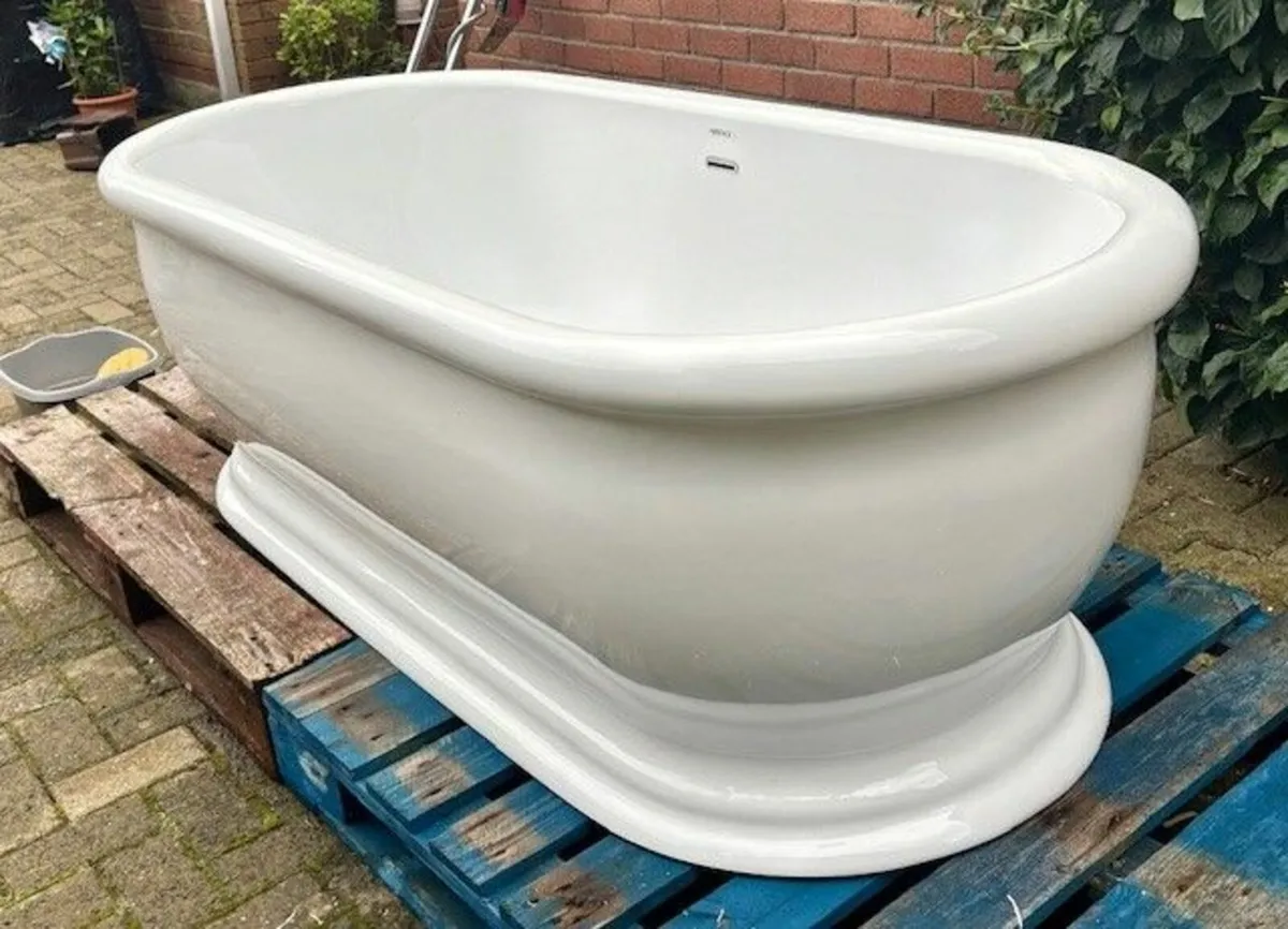 Heritage Bath tub and Bath mixer - Image 3