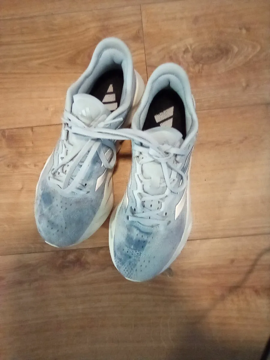 Shoes Adidas size UK 5.5 - Image 1