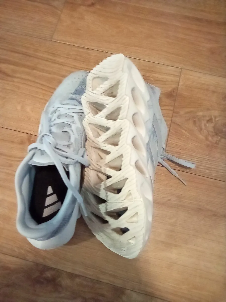 Shoes Adidas size UK 5.5 - Image 2