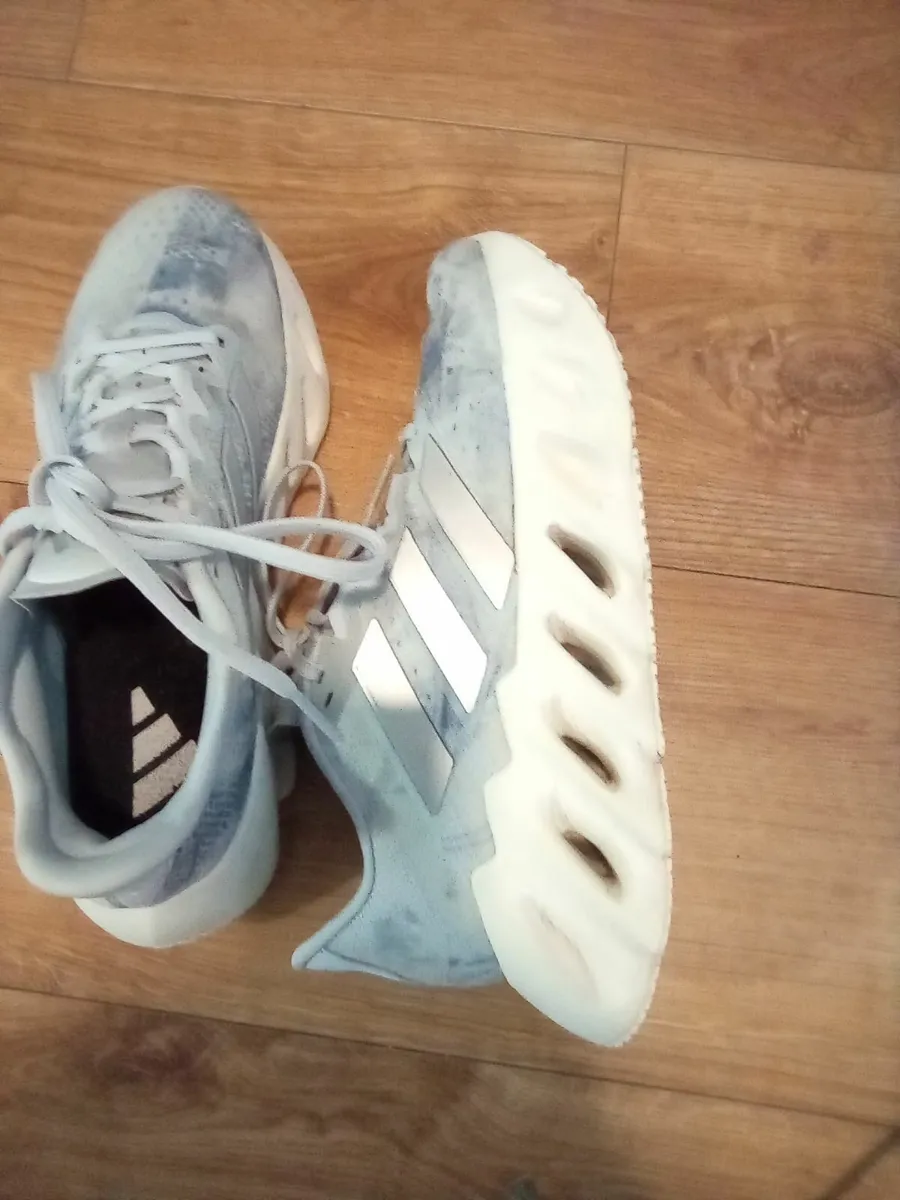 Shoes Adidas size UK 5.5 - Image 4