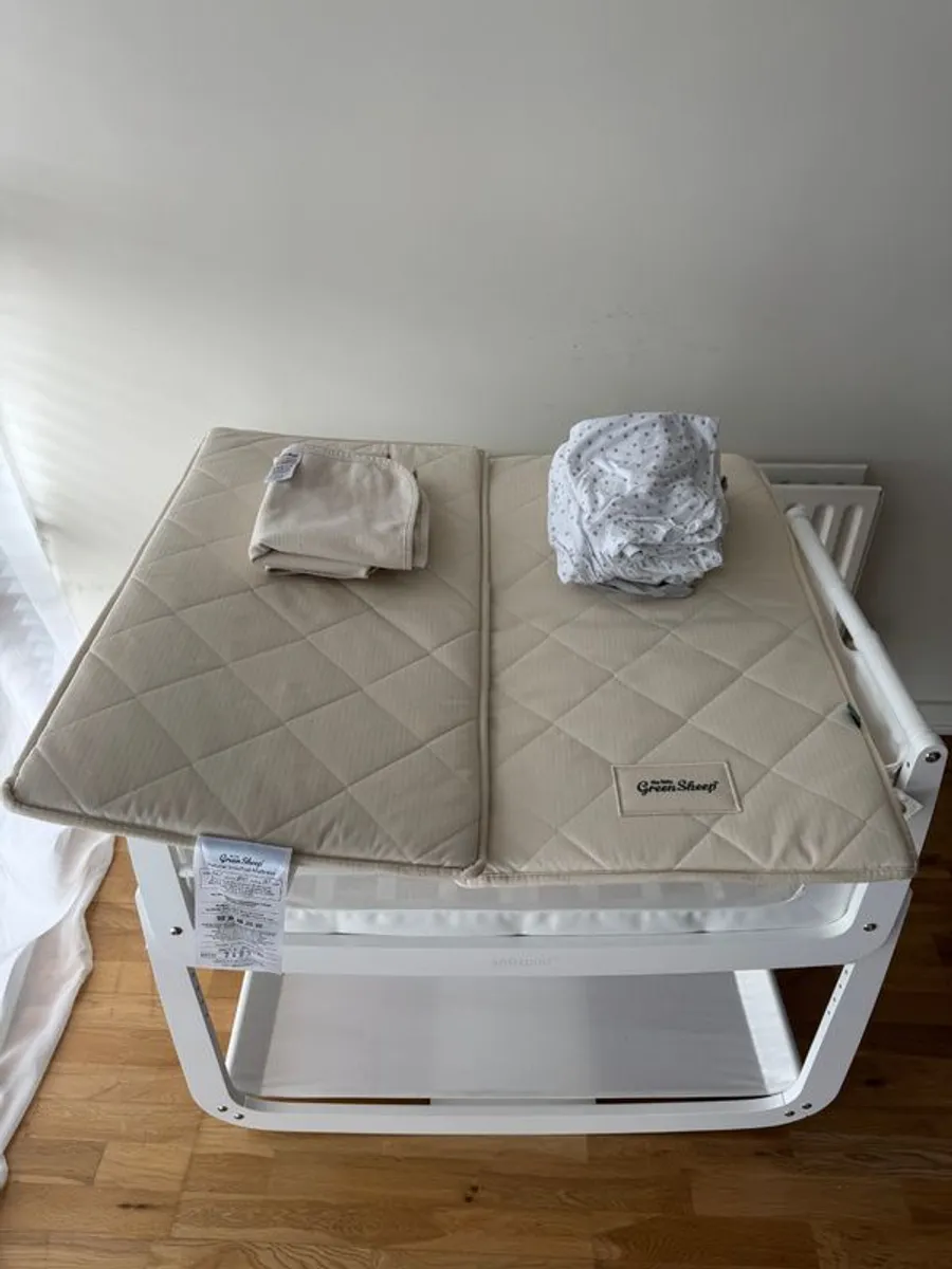 Snuz Pod 5 Bedside Crib Cot with natural organic matress - Image 2