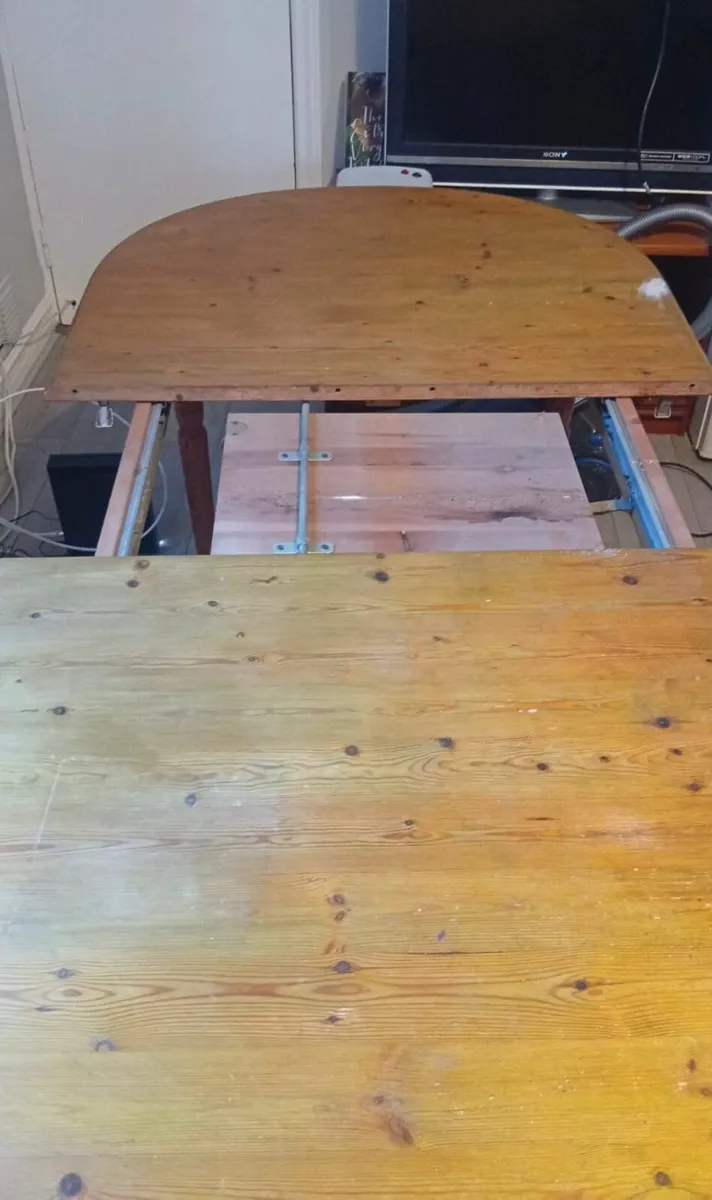 FREE  Dining Table and matching dining chairs - Image 4