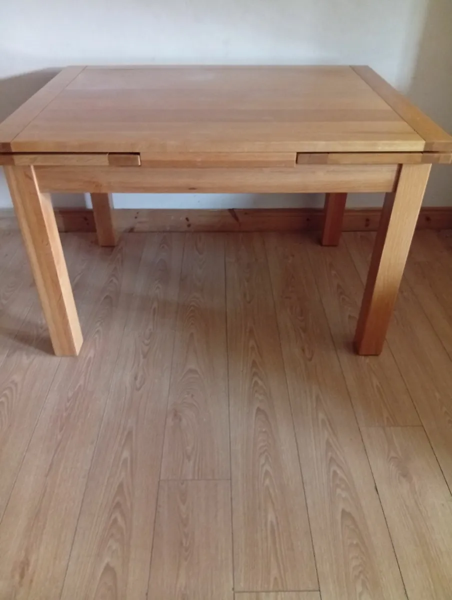 Oak Extendable kitchen/dining table - Image 3