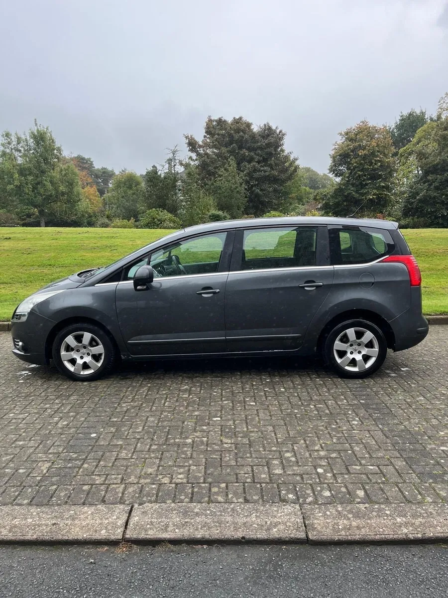 Peugeot 5008 - Image 2