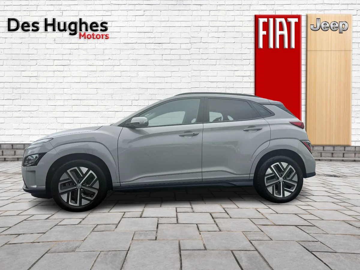 Hyundai KONA 2022 Premium 64Kwh - Image 4