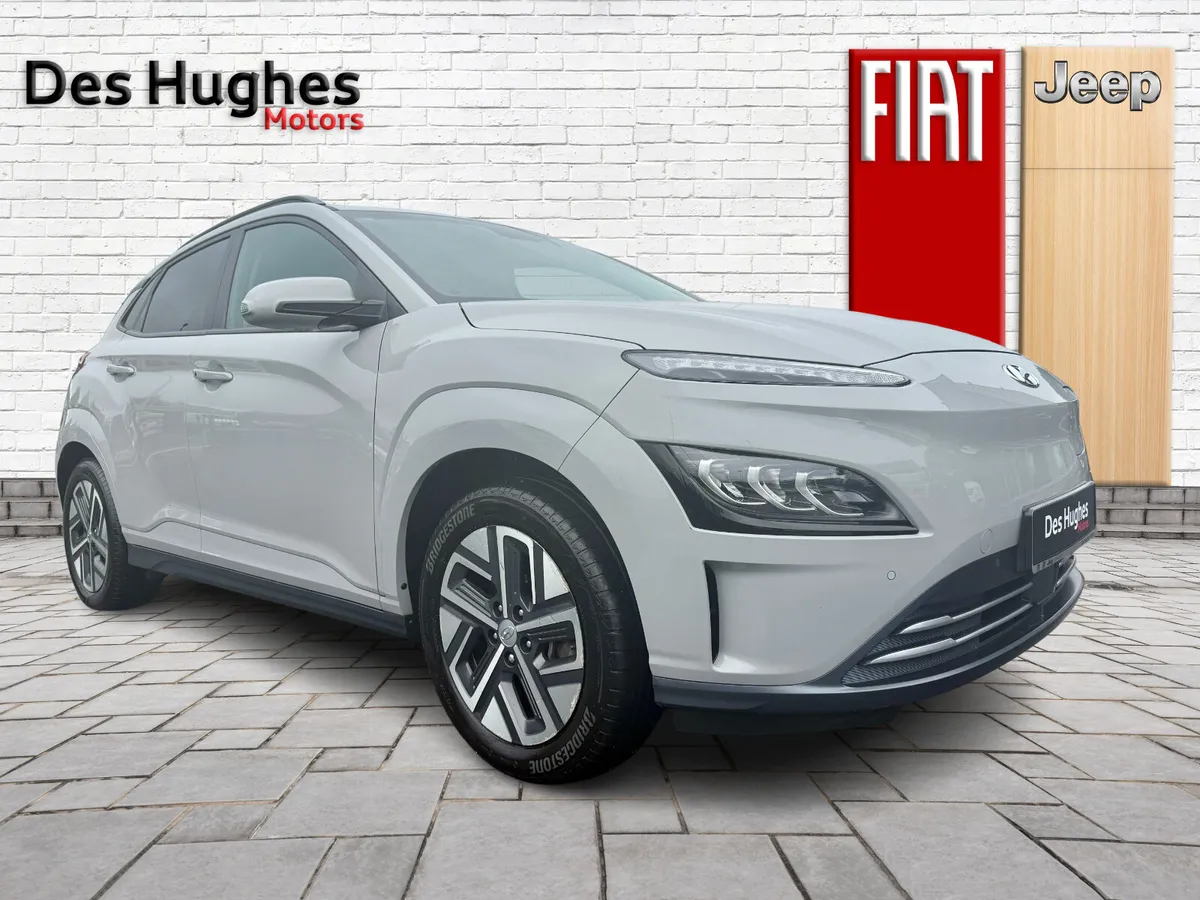 Hyundai KONA 2022 Premium 64Kwh - Image 1
