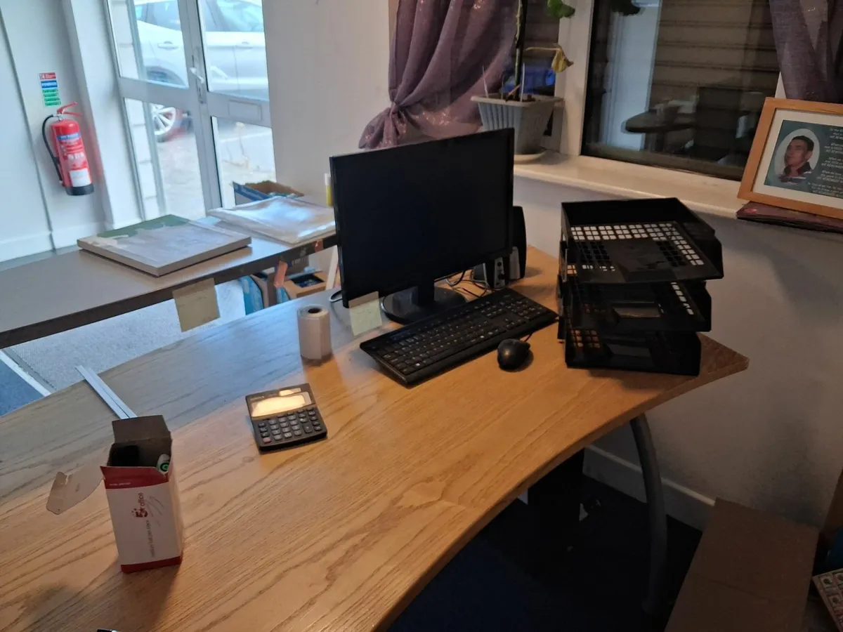 Online Auction Of An Office Desk, Chair & More! - Image 1