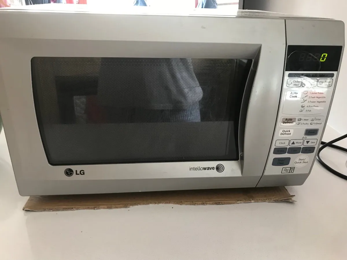 LG Microwave - Image 1