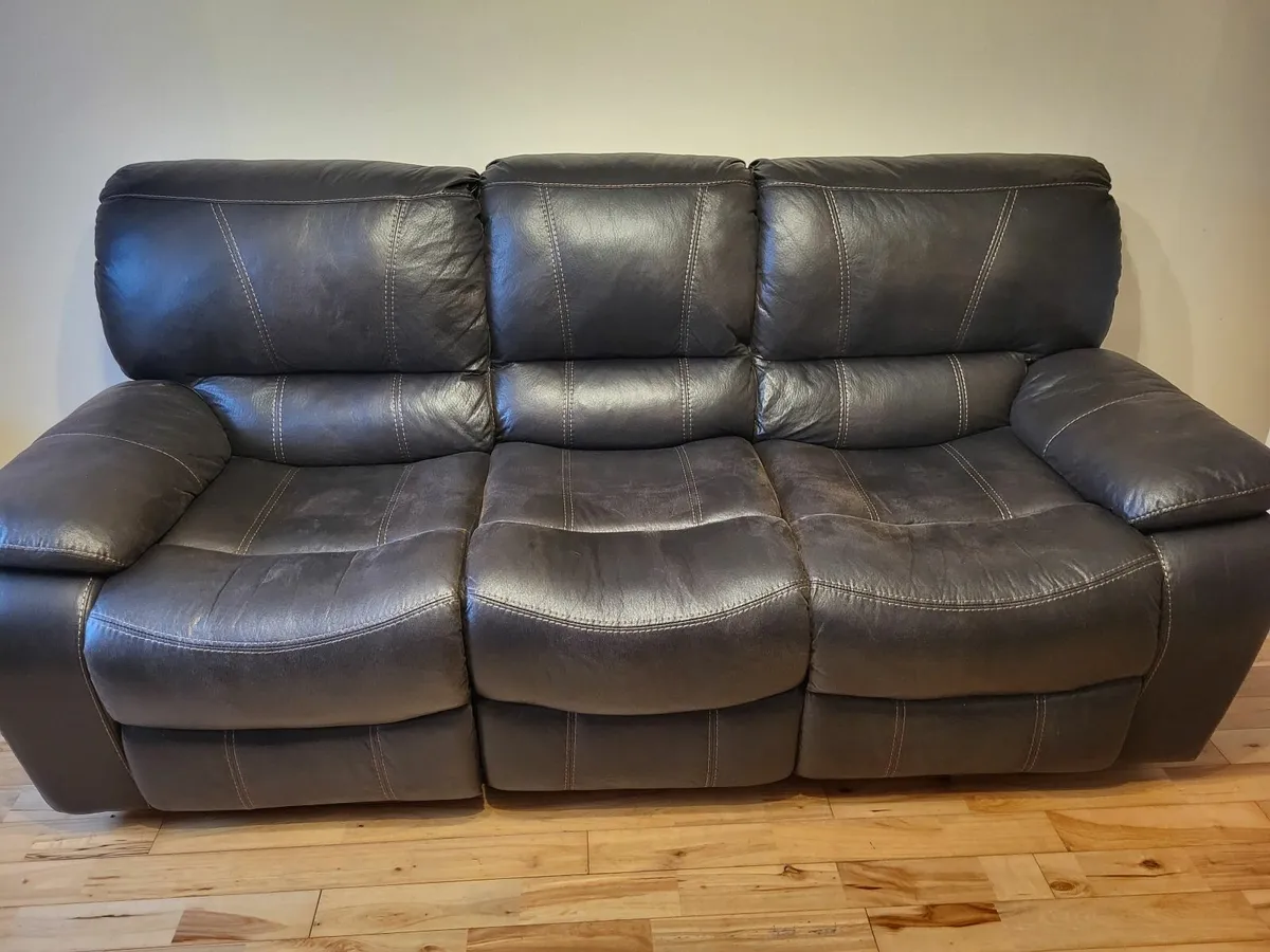 3 Seater Recliner couch - Image 2