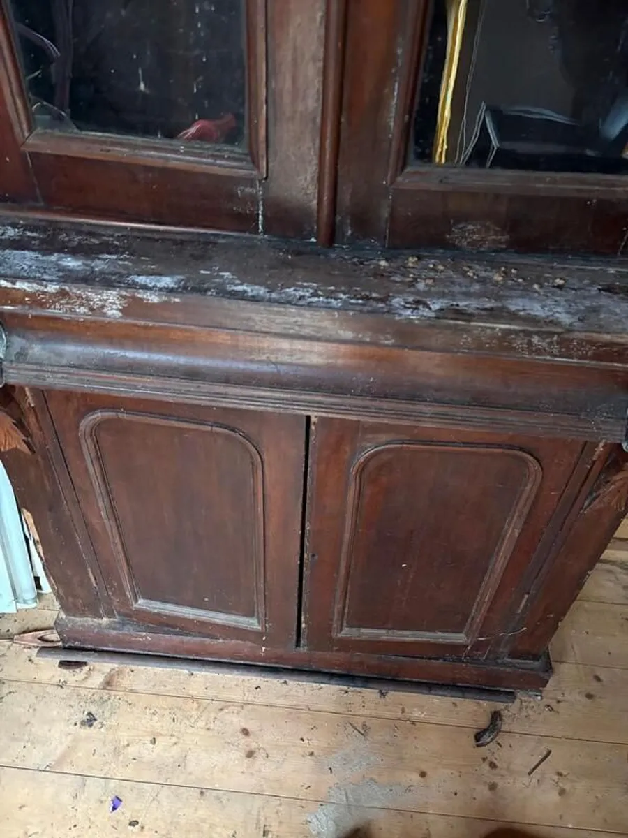Wood Display Unit Cabinet - Image 4