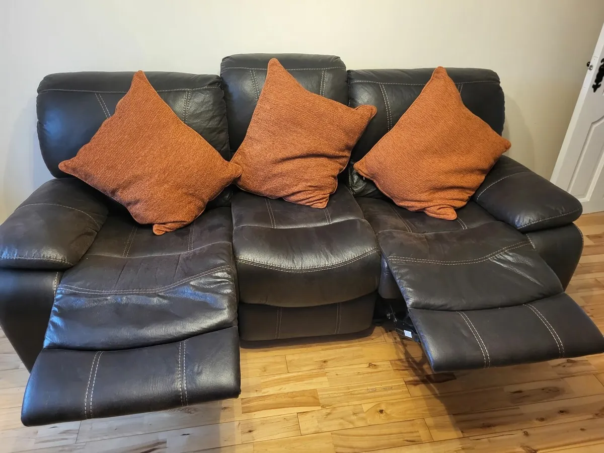3 Seater Recliner couch - Image 1