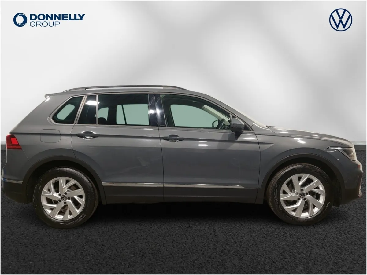 Volkswagen Tiguan Estate Life - Image 4
