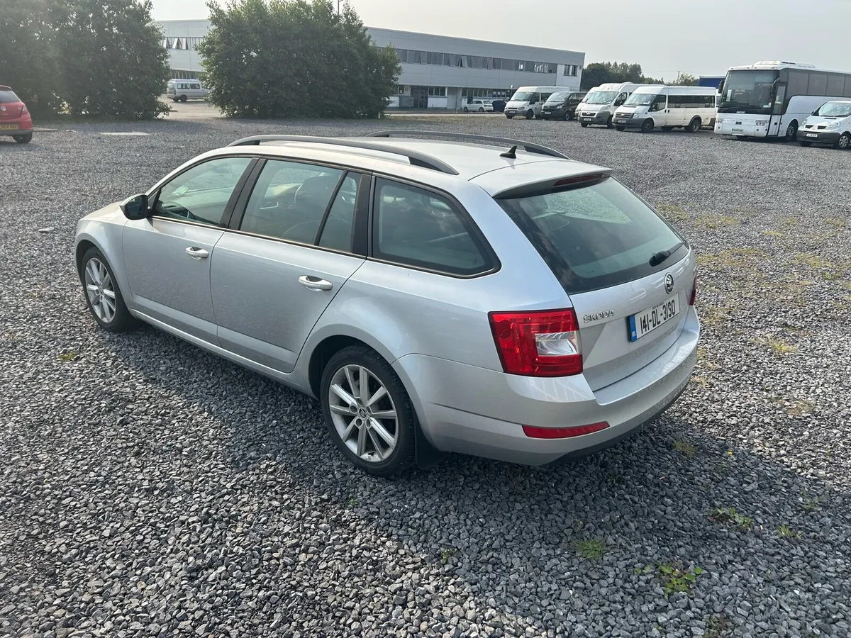 2014 Skoda Octavia 2.0 Diesel Elegance Model - Image 3