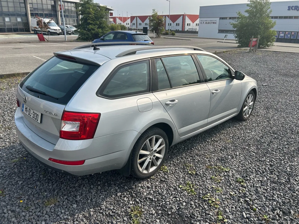 2014 Skoda Octavia 2.0 Diesel Elegance Model - Image 4