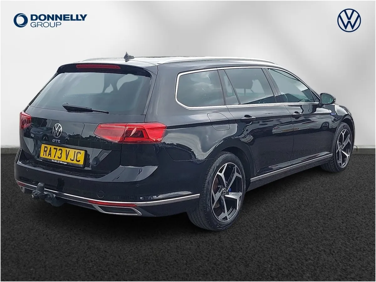 Volkswagen Passat Estate GTE Advance - Image 3