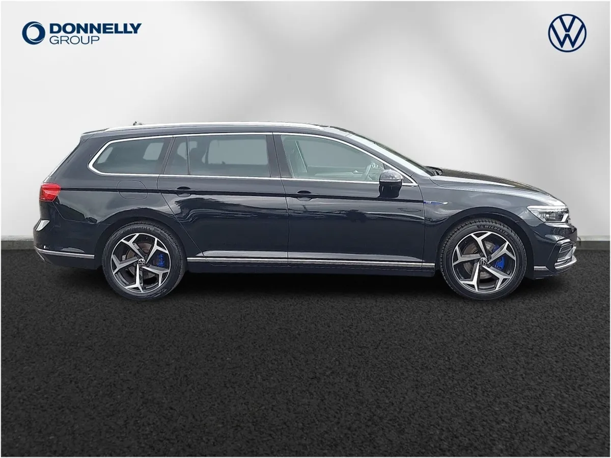 Volkswagen Passat Estate GTE Advance - Image 4
