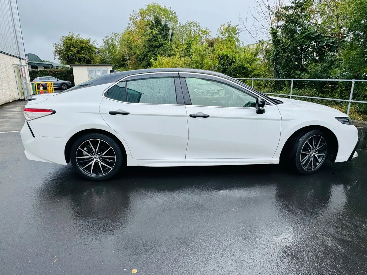 Camry Top Spec- World Sports Spec- Hybrid Warranty - Image 4